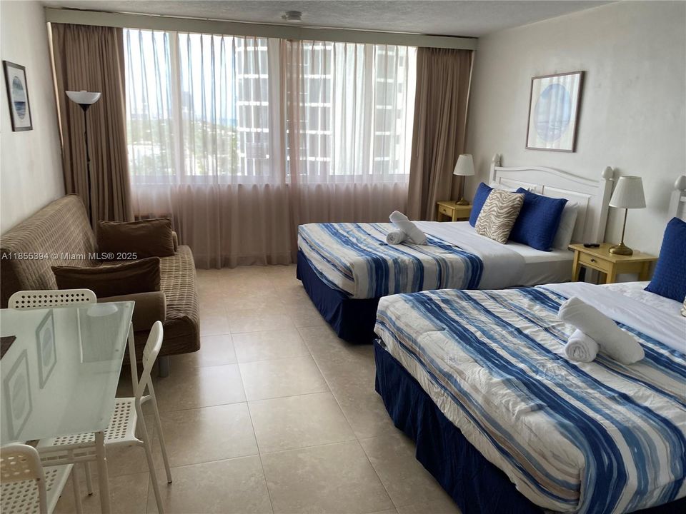 待售: $112,000 (0 贝兹, 1 浴室, 410 平方英尺)