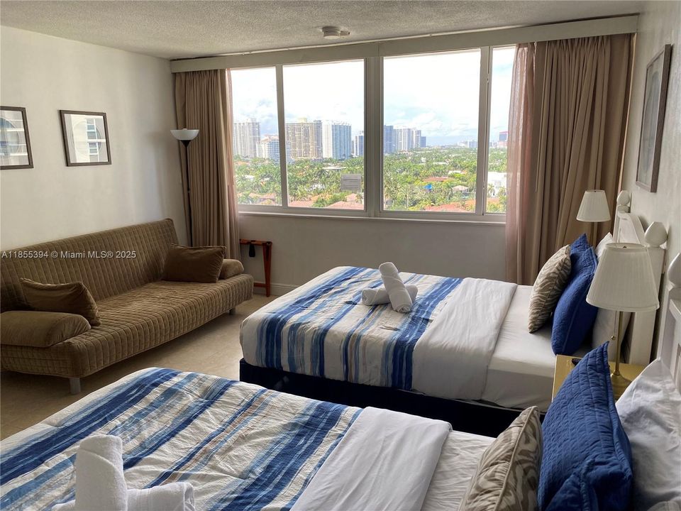 待售: $112,000 (0 贝兹, 1 浴室, 410 平方英尺)