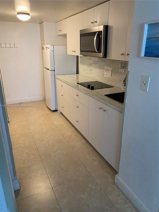 待售: $112,000 (0 贝兹, 1 浴室, 410 平方英尺)