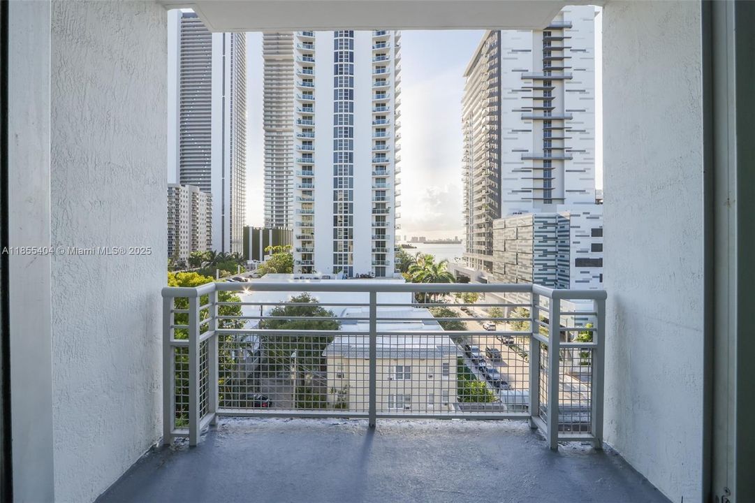 На продажу: $355,000 (1 спален, 1 ванн, 773 Квадратных фут)