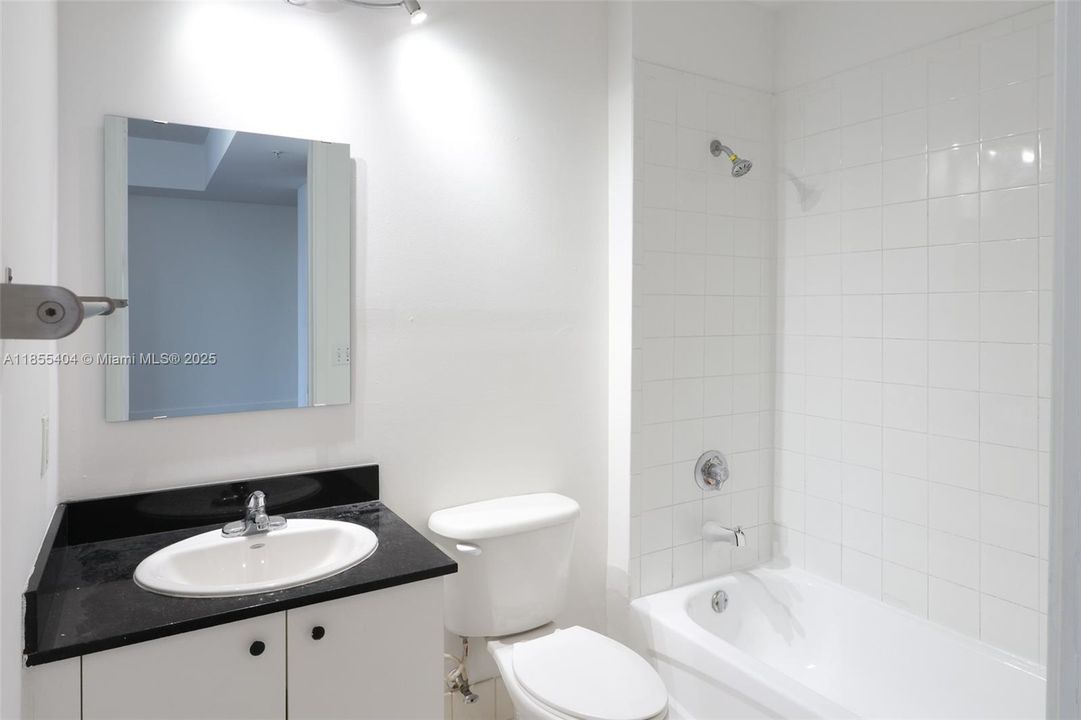 На продажу: $355,000 (1 спален, 1 ванн, 773 Квадратных фут)