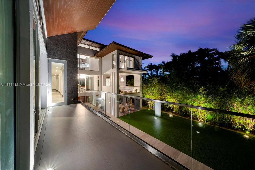 En Venta: $8,600,000 (5 camas, 4 baños, 4166 Pies cuadrados)