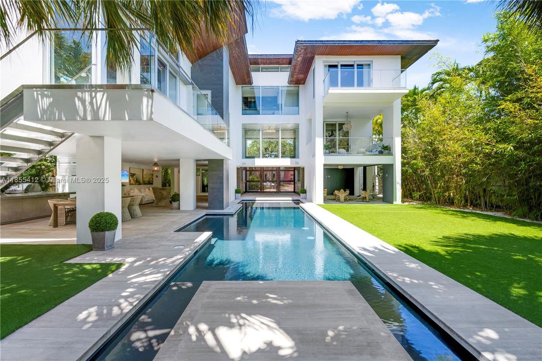 En Venta: $8,600,000 (5 camas, 4 baños, 4166 Pies cuadrados)