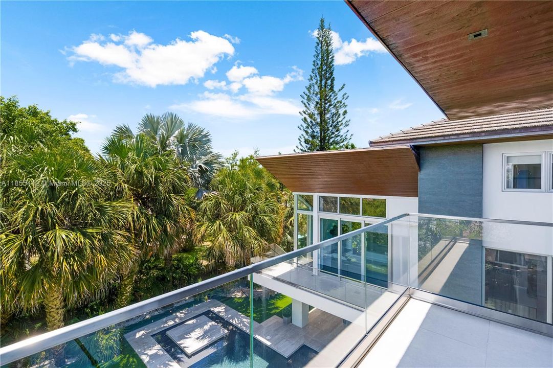 En Venta: $8,600,000 (5 camas, 4 baños, 4166 Pies cuadrados)