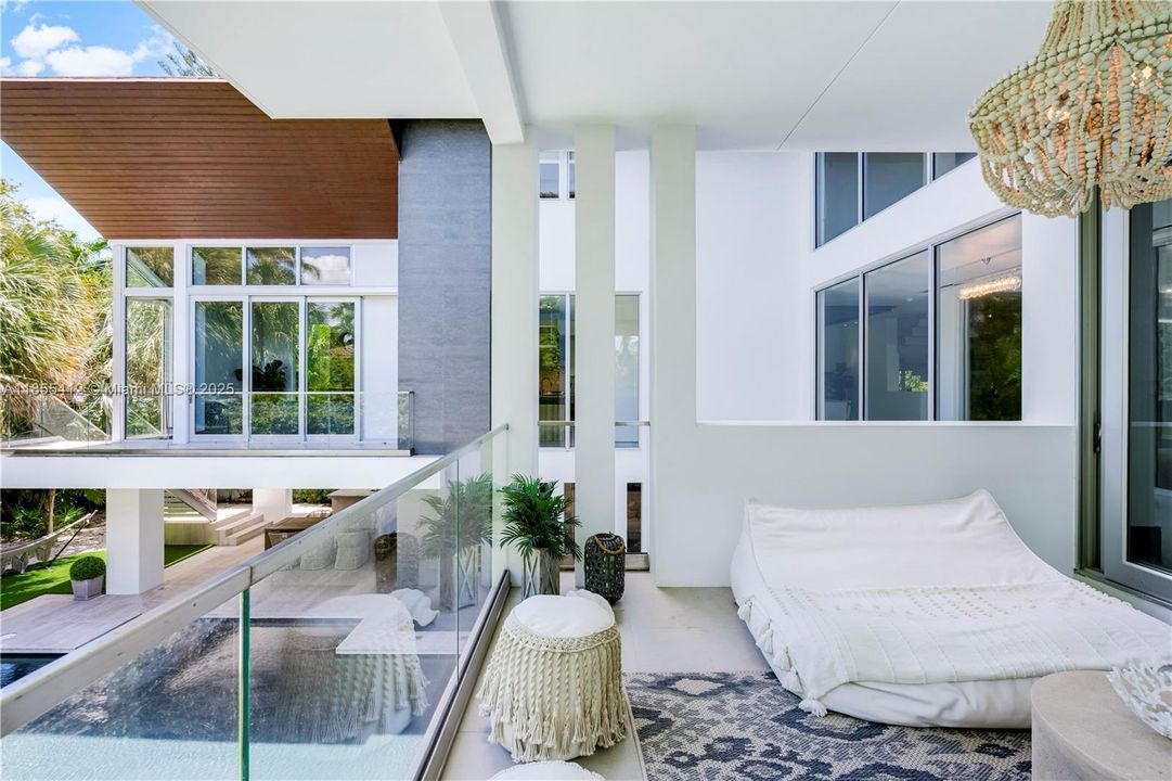 En Venta: $8,600,000 (5 camas, 4 baños, 4166 Pies cuadrados)