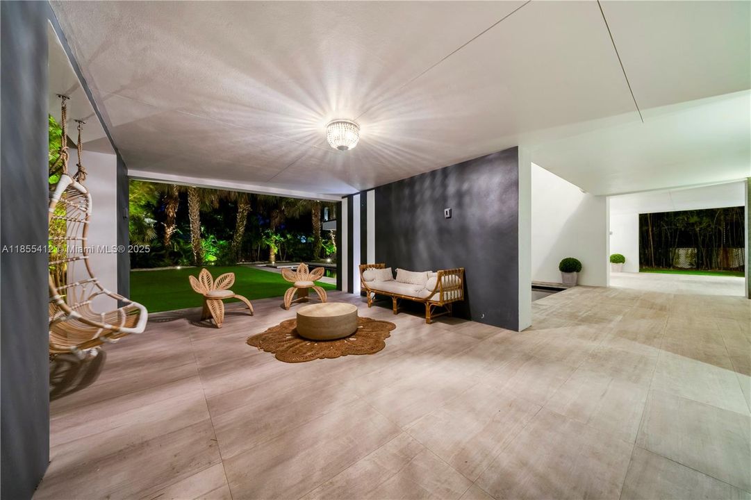 En Venta: $8,600,000 (5 camas, 4 baños, 4166 Pies cuadrados)