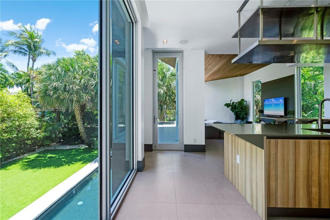 En Venta: $8,600,000 (5 camas, 4 baños, 4166 Pies cuadrados)