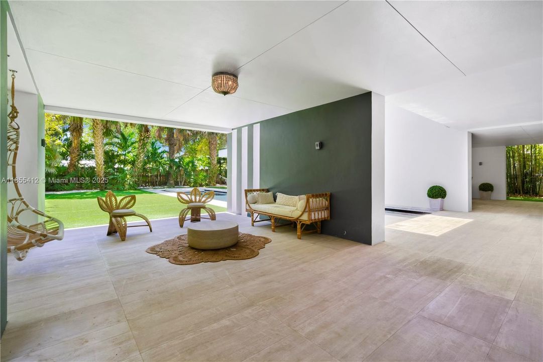 En Venta: $8,600,000 (5 camas, 4 baños, 4166 Pies cuadrados)