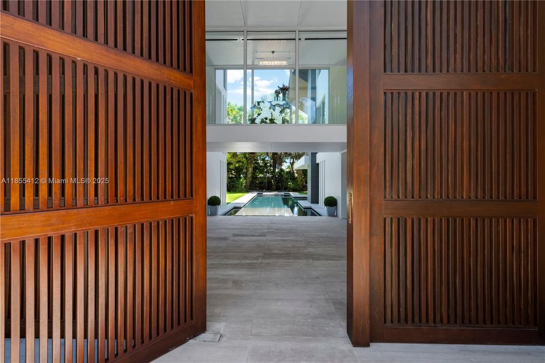 En Venta: $8,600,000 (5 camas, 4 baños, 4166 Pies cuadrados)