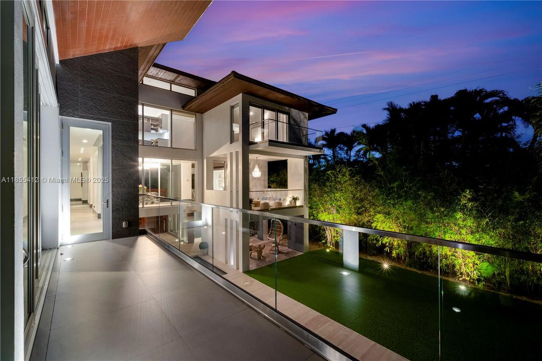 En Venta: $8,600,000 (5 camas, 4 baños, 4166 Pies cuadrados)