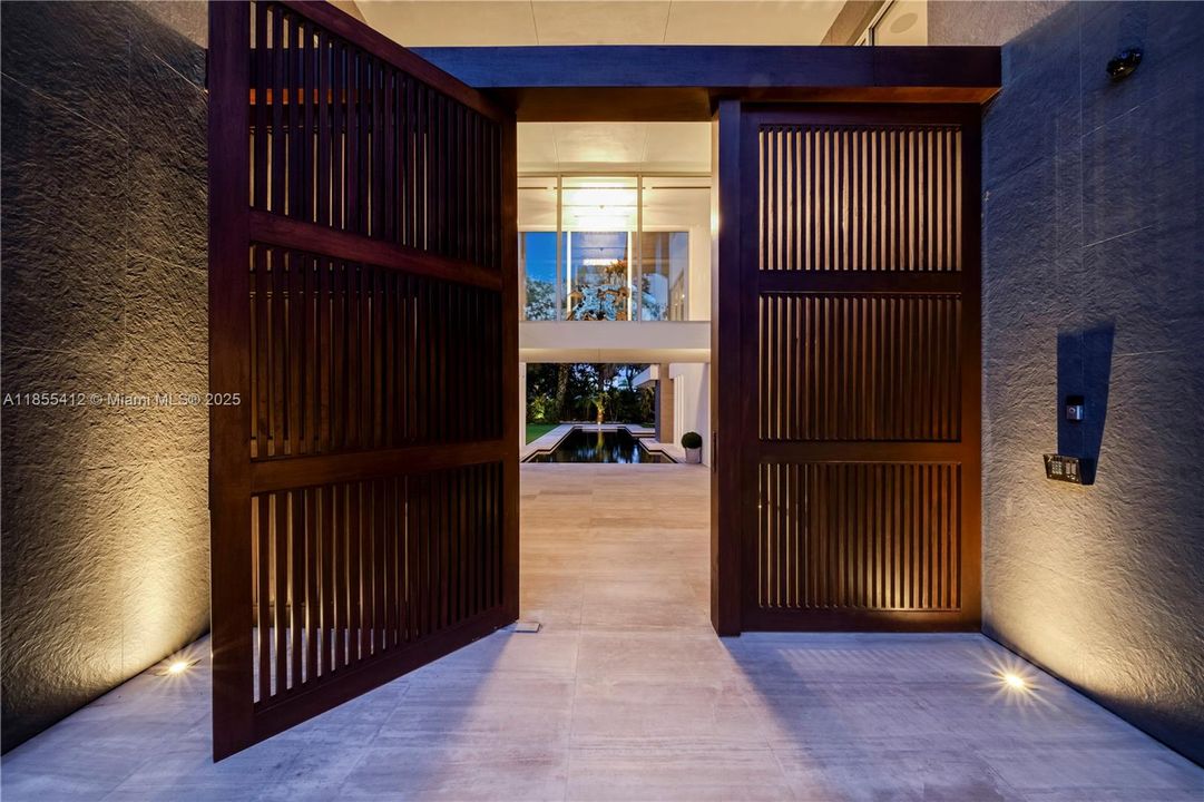 En Venta: $8,600,000 (5 camas, 4 baños, 4166 Pies cuadrados)