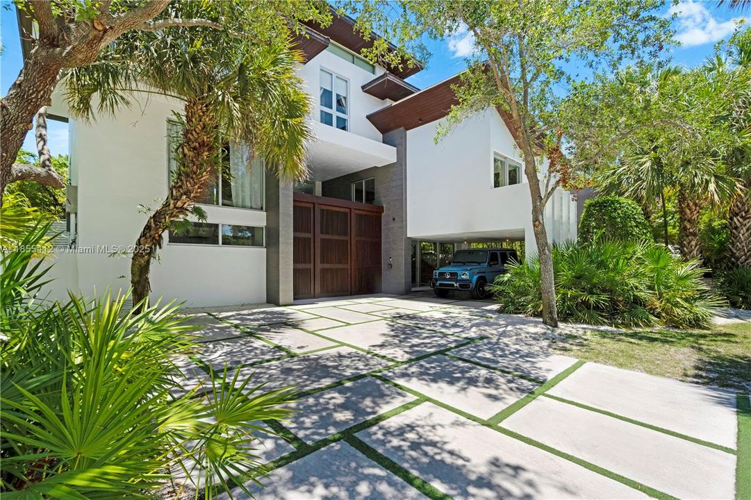 En Venta: $8,600,000 (5 camas, 4 baños, 4166 Pies cuadrados)