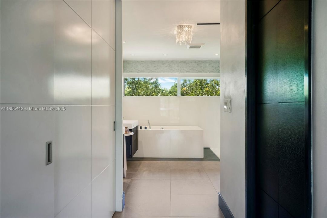 En Venta: $8,600,000 (5 camas, 4 baños, 4166 Pies cuadrados)