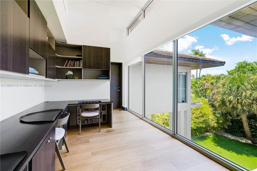 En Venta: $8,600,000 (5 camas, 4 baños, 4166 Pies cuadrados)