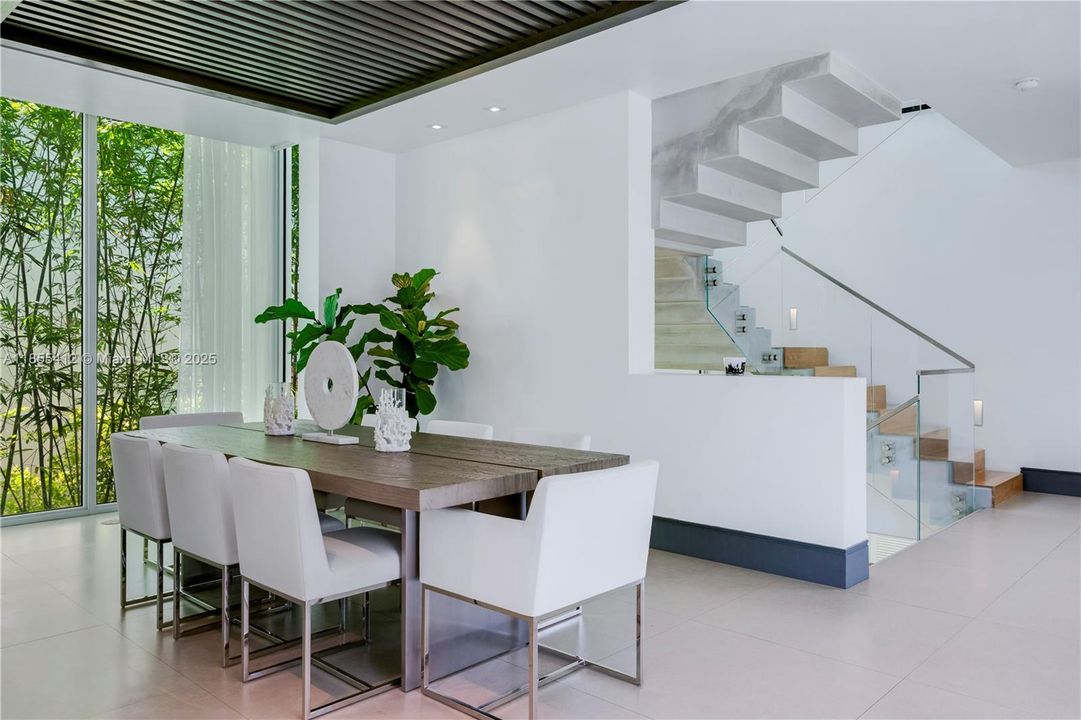 En Venta: $8,600,000 (5 camas, 4 baños, 4166 Pies cuadrados)