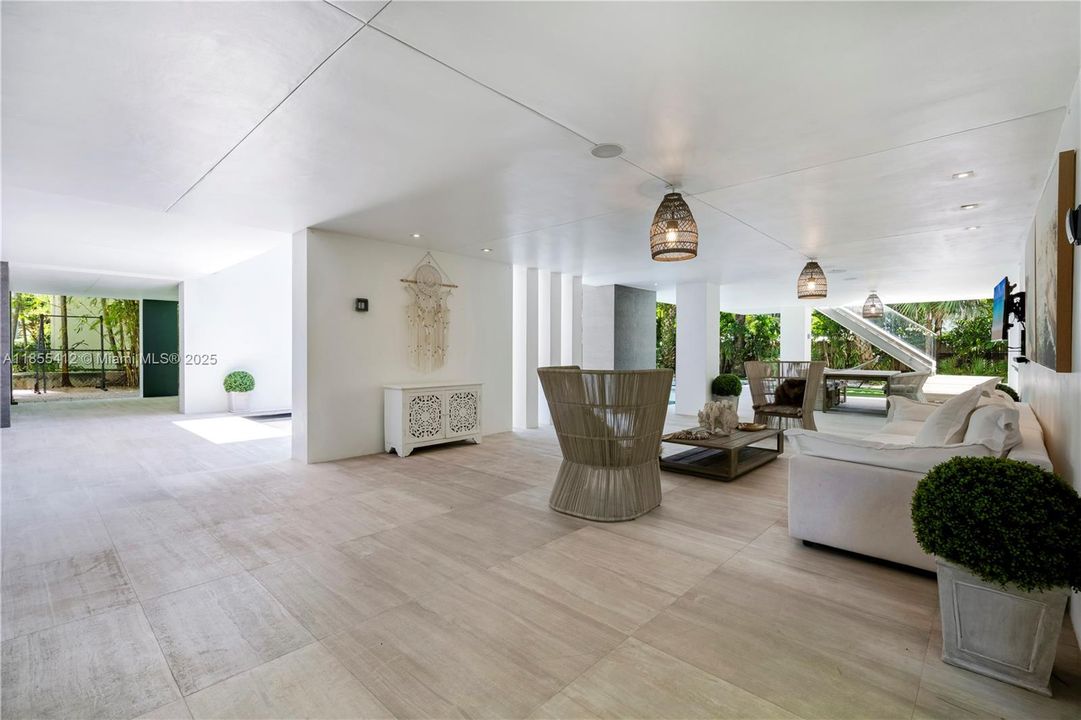 En Venta: $8,600,000 (5 camas, 4 baños, 4166 Pies cuadrados)