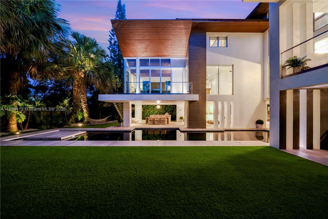 En Venta: $8,600,000 (5 camas, 4 baños, 4166 Pies cuadrados)