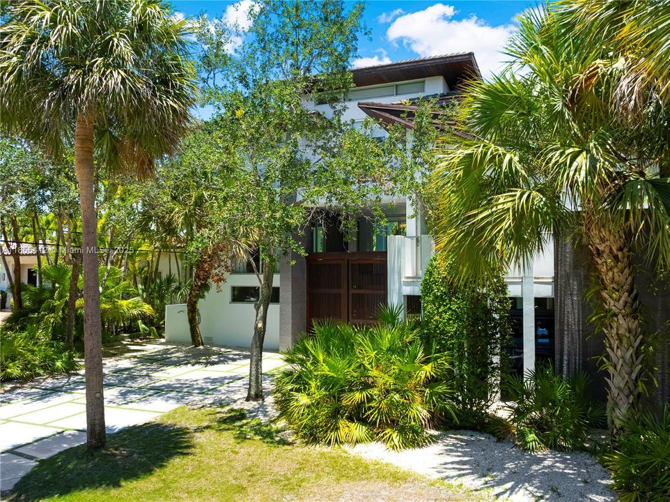 En Venta: $8,600,000 (5 camas, 4 baños, 4166 Pies cuadrados)