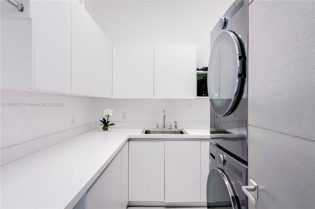 En Venta: $8,600,000 (5 camas, 4 baños, 4166 Pies cuadrados)