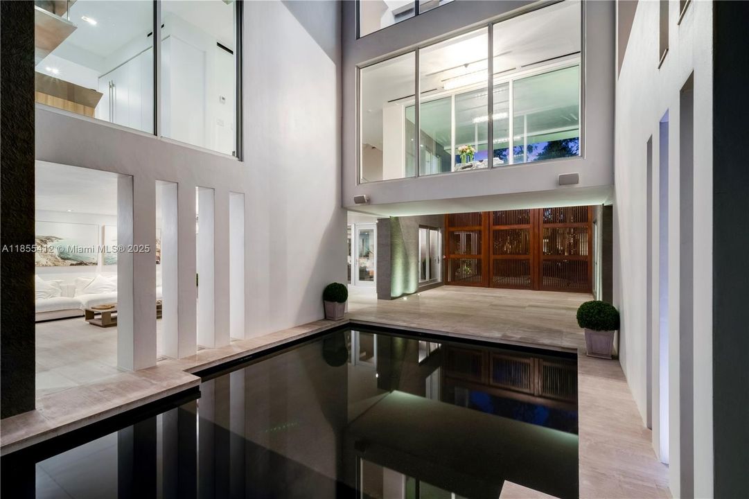 En Venta: $8,600,000 (5 camas, 4 baños, 4166 Pies cuadrados)