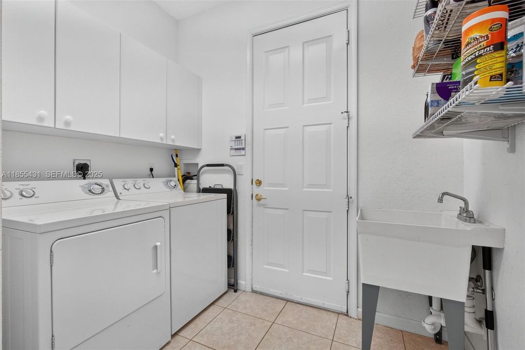 待售: $443,900 (3 贝兹, 2 浴室, 1631 平方英尺)