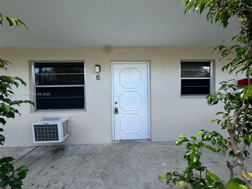 Недавно арендовано: $1,500 (1 спален, 1 ванн, 600 Квадратных фут)