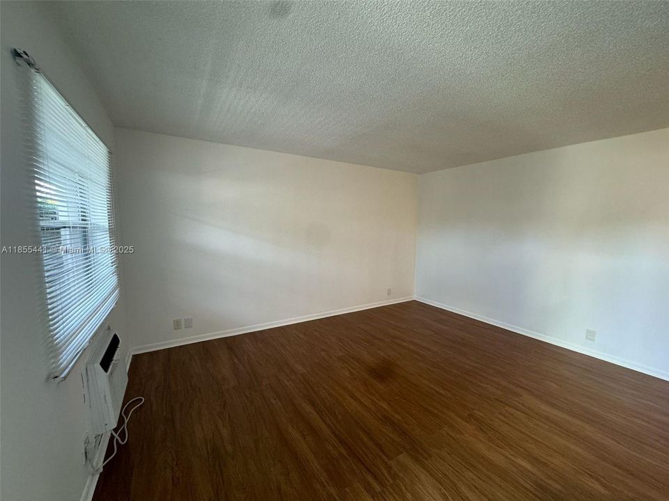 Недавно арендовано: $1,500 (1 спален, 1 ванн, 600 Квадратных фут)