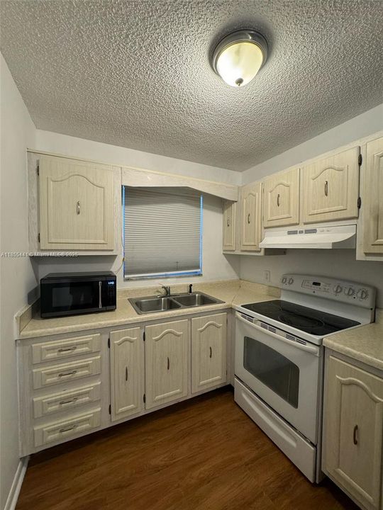 Недавно арендовано: $1,500 (1 спален, 1 ванн, 600 Квадратных фут)