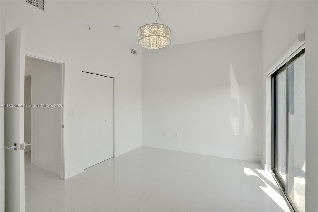 For Rent: $5,000 (3 beds, 3 baths, 1907 Square Feet)