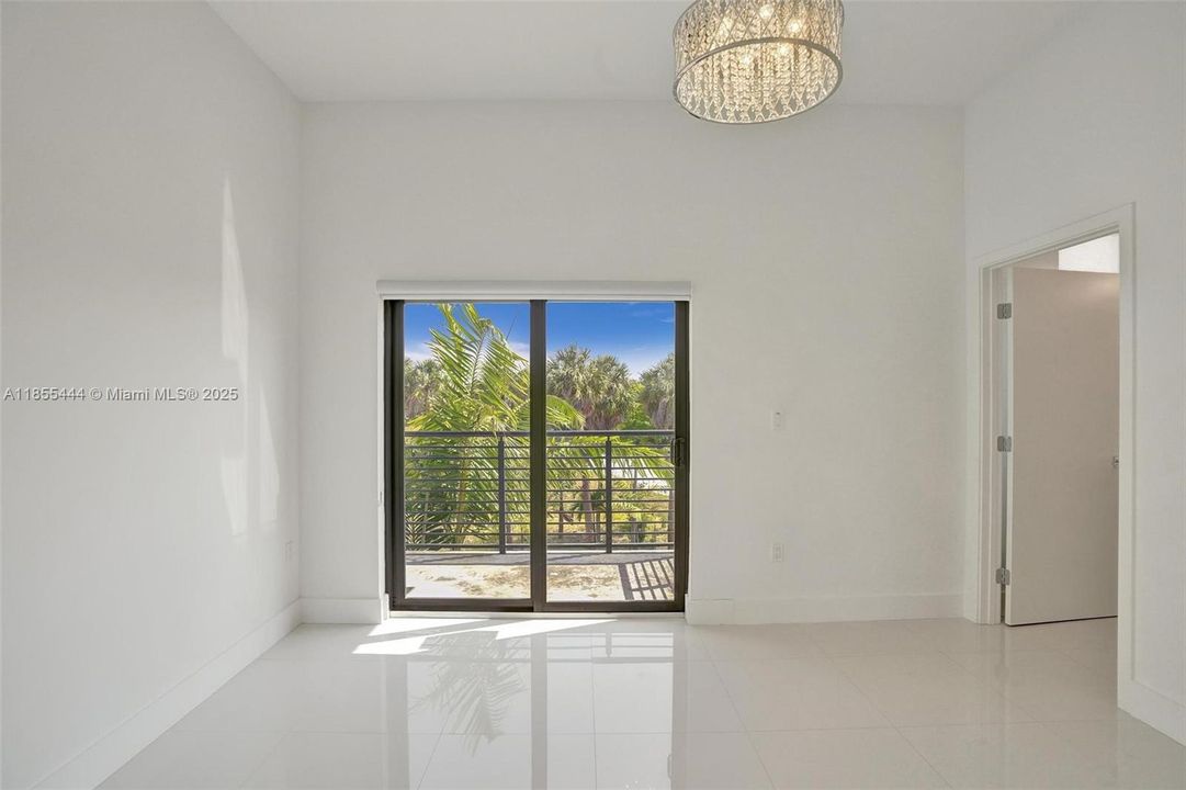 For Rent: $5,000 (3 beds, 3 baths, 1907 Square Feet)