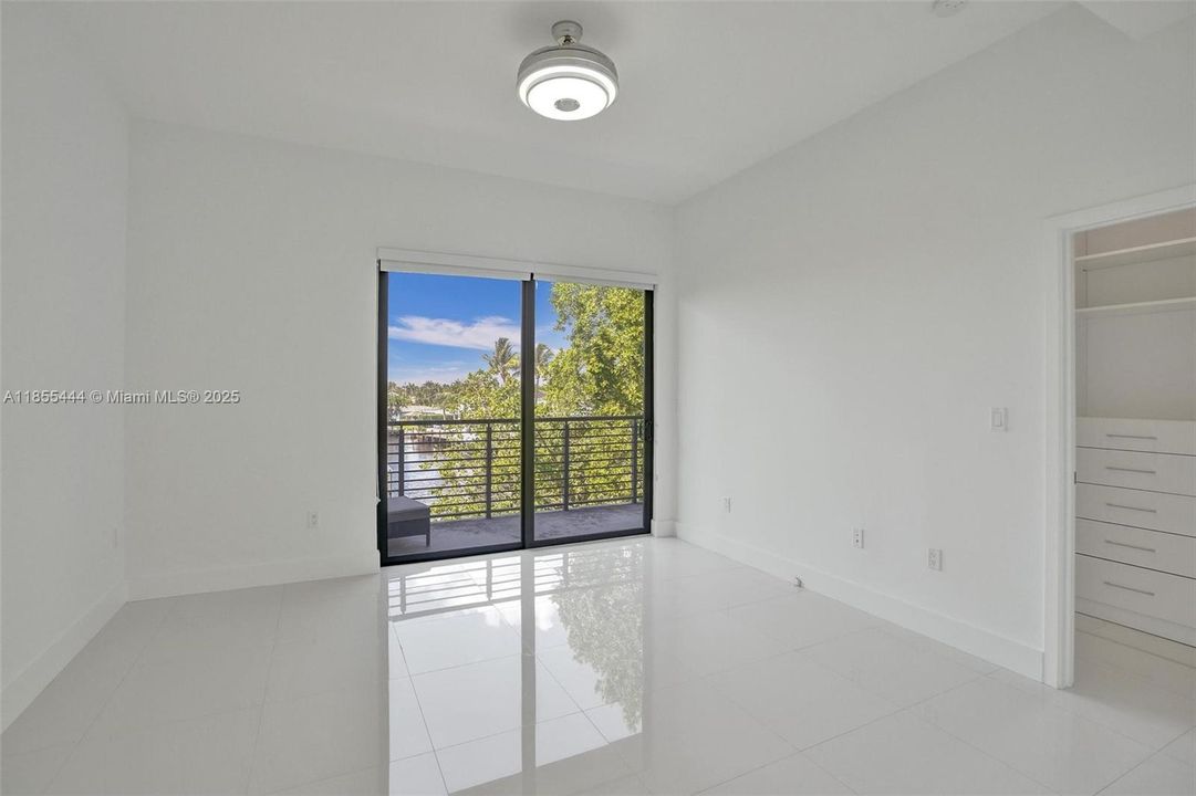 For Rent: $5,000 (3 beds, 3 baths, 1907 Square Feet)