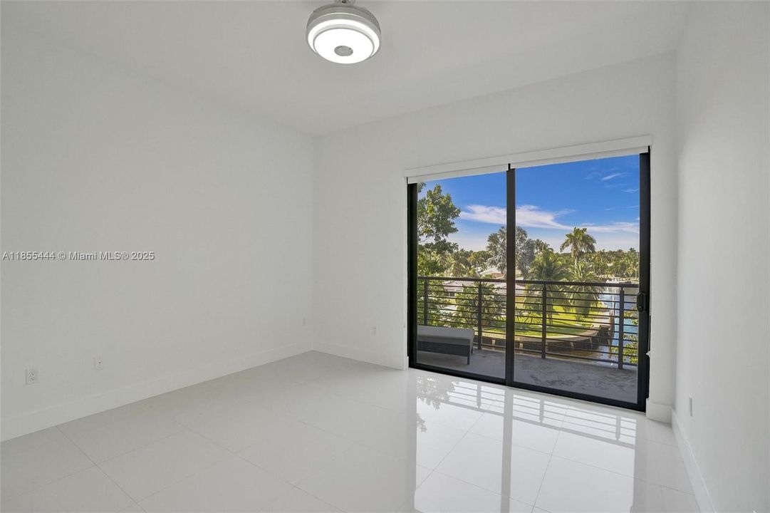 For Rent: $5,000 (3 beds, 3 baths, 1907 Square Feet)