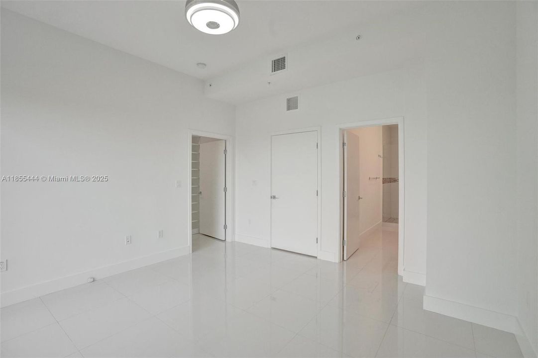 For Rent: $5,000 (3 beds, 3 baths, 1907 Square Feet)