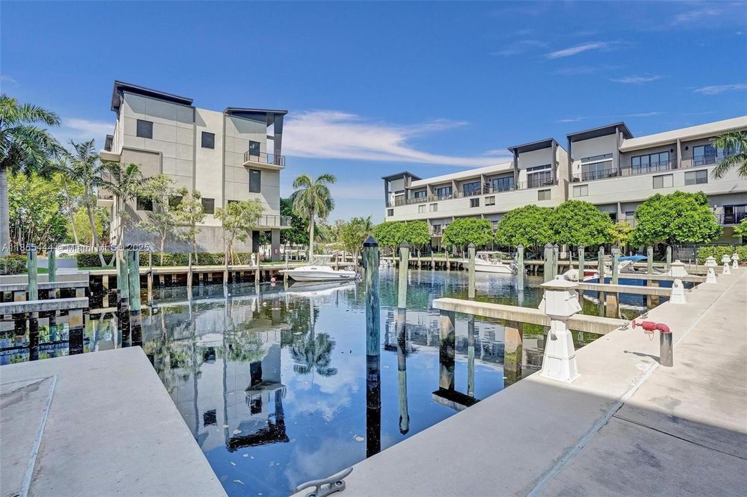 For Rent: $5,000 (3 beds, 3 baths, 1907 Square Feet)