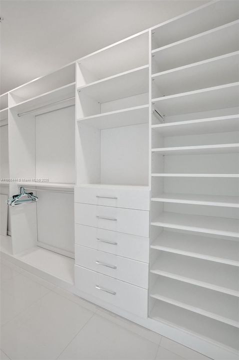 For Rent: $5,000 (3 beds, 3 baths, 1907 Square Feet)