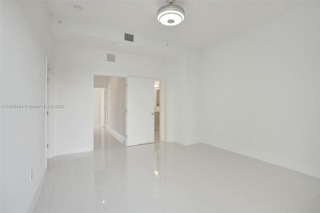 For Rent: $5,000 (3 beds, 3 baths, 1907 Square Feet)