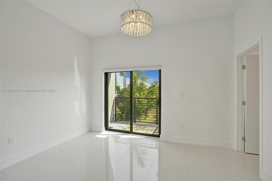 For Rent: $5,000 (3 beds, 3 baths, 1907 Square Feet)