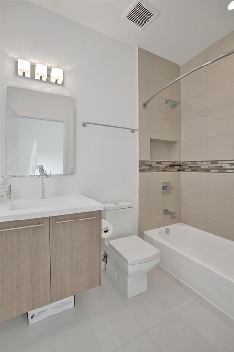 For Rent: $5,000 (3 beds, 3 baths, 1907 Square Feet)