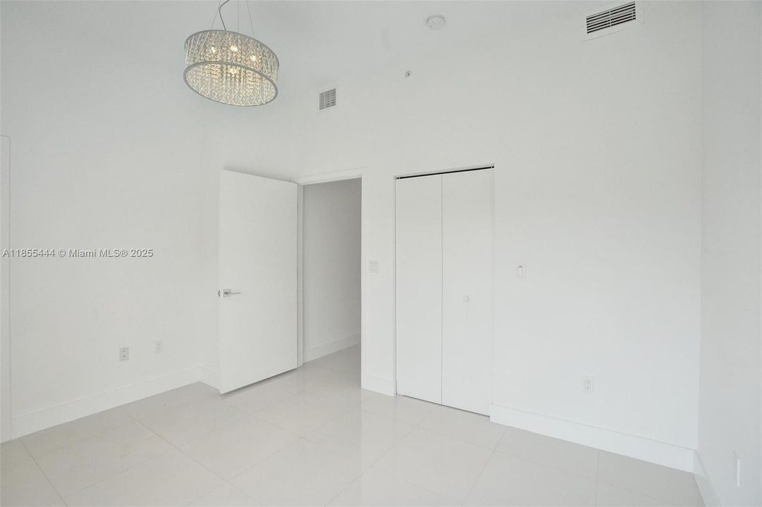 For Rent: $5,000 (3 beds, 3 baths, 1907 Square Feet)