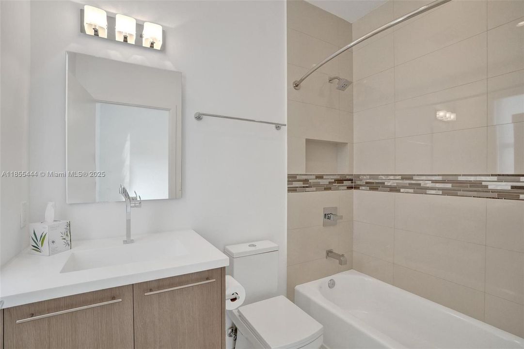 For Rent: $5,000 (3 beds, 3 baths, 1907 Square Feet)