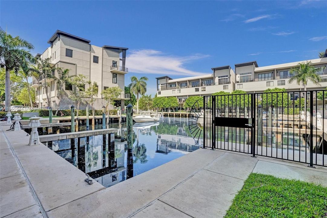 For Rent: $5,000 (3 beds, 3 baths, 1907 Square Feet)