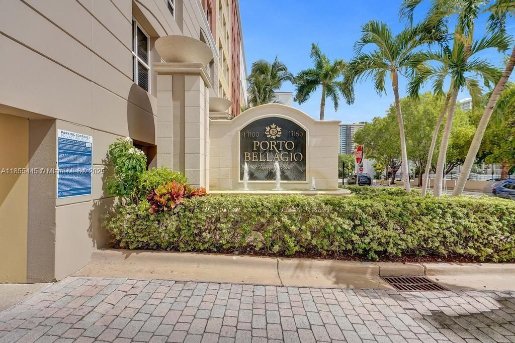 For Sale: $455,000 (2 beds, 1 baths, 907 Square Feet)