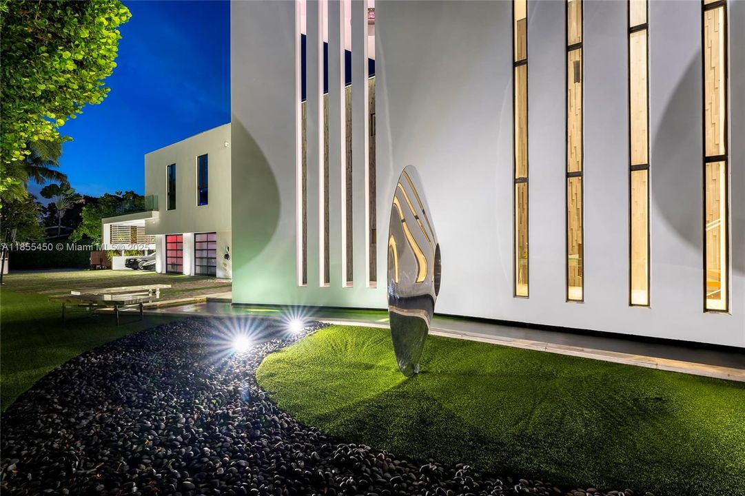 For Sale: $14,800,000 (5 beds, 7 baths, 5406 Square Feet)