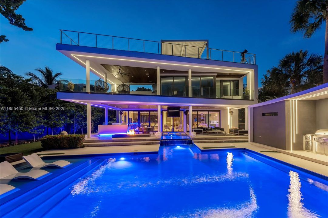 For Sale: $14,800,000 (5 beds, 7 baths, 5406 Square Feet)