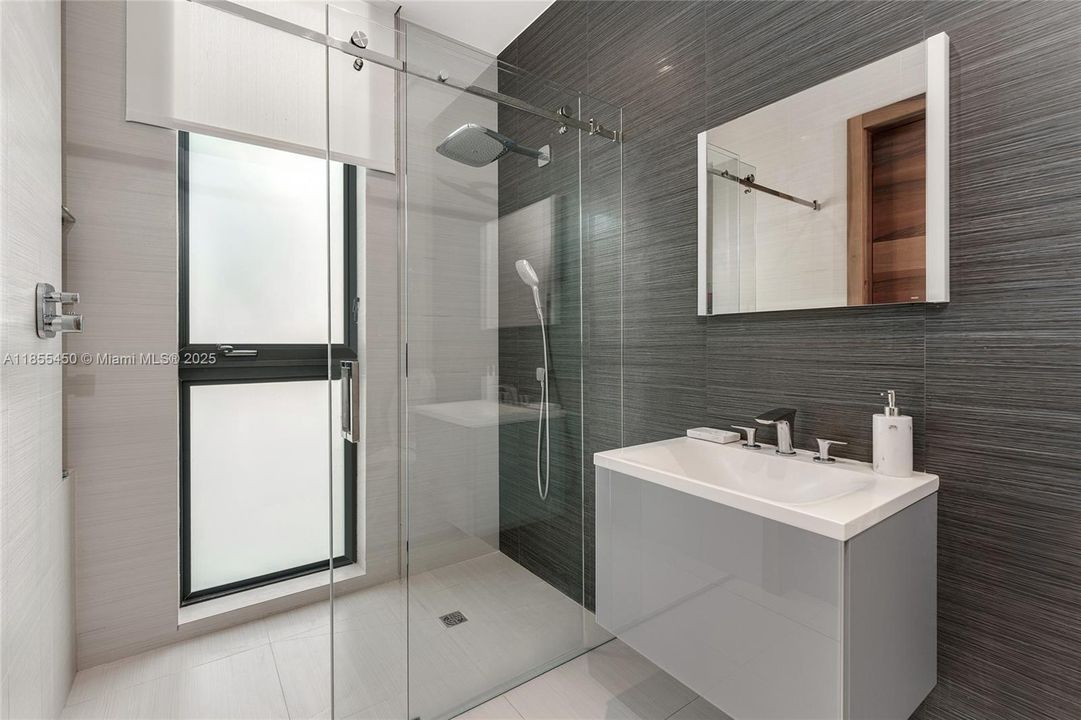 For Sale: $14,800,000 (5 beds, 7 baths, 5406 Square Feet)