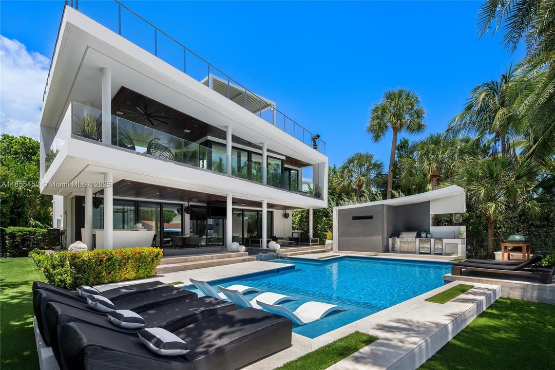 For Sale: $14,800,000 (5 beds, 7 baths, 5406 Square Feet)