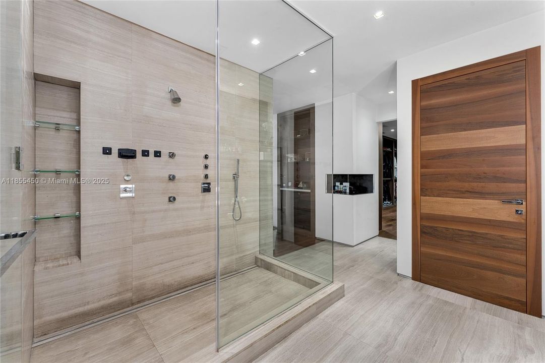 For Sale: $14,800,000 (5 beds, 7 baths, 5406 Square Feet)