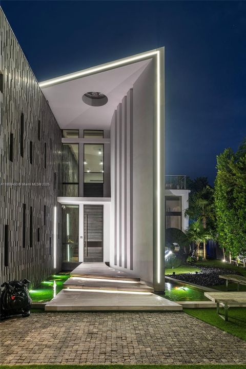 For Sale: $14,800,000 (5 beds, 7 baths, 5406 Square Feet)