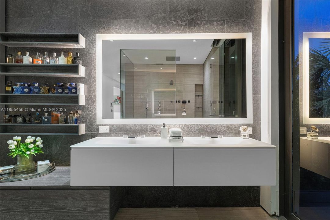 For Sale: $14,800,000 (5 beds, 7 baths, 5406 Square Feet)