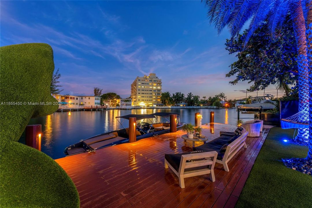 For Sale: $14,800,000 (5 beds, 7 baths, 5406 Square Feet)